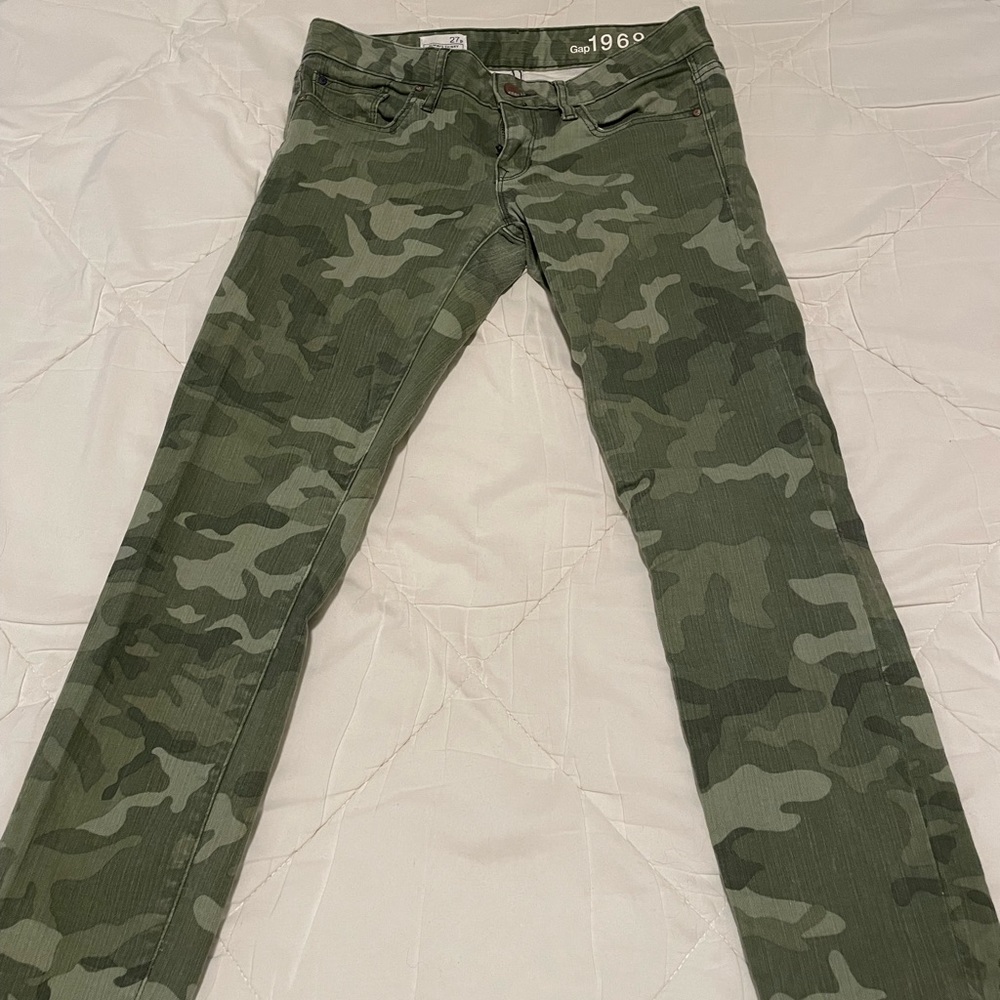 Gap green camo jeans 27 petite short cropped